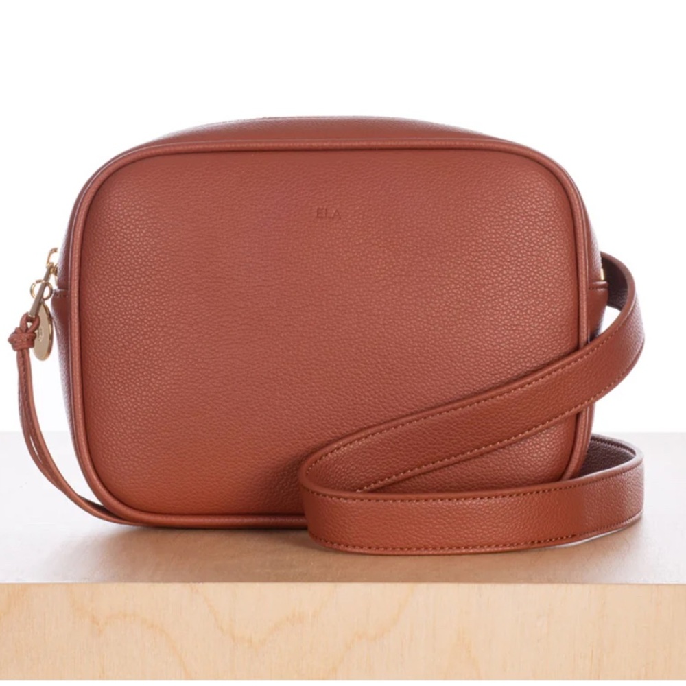 ELA BELT BAG – WALNUT PEBBLE WITH GOLD HARDWARE